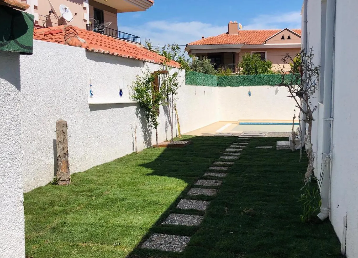 Alacatida Havuzlu Villa Cesme