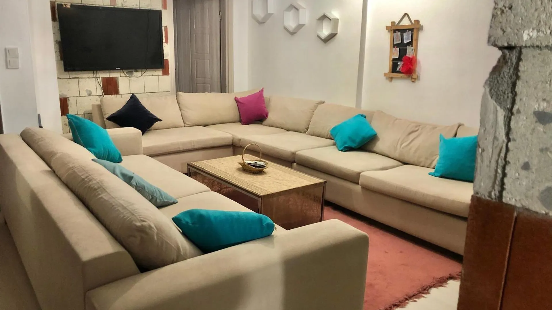 Alacatida Havuzlu Villa Cesme