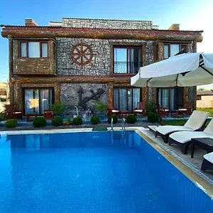 Pupa Alaçatı Butik Otel