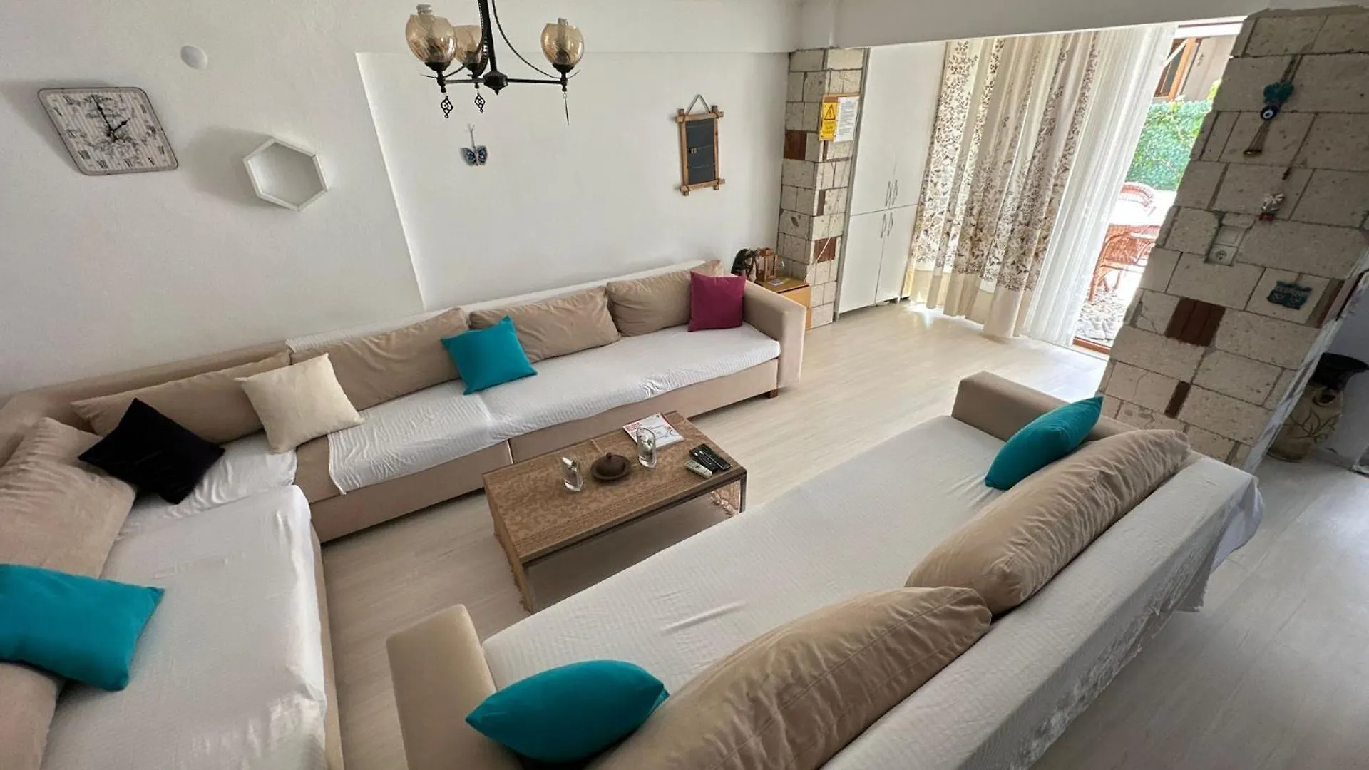 Alacatida Havuzlu Villa Cesme Turkey